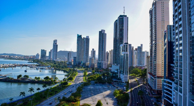 Panama Stadt Skyline Foto iStock Cesar Aleman